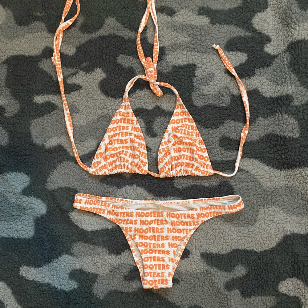Hooters Bikini 🧡🦉